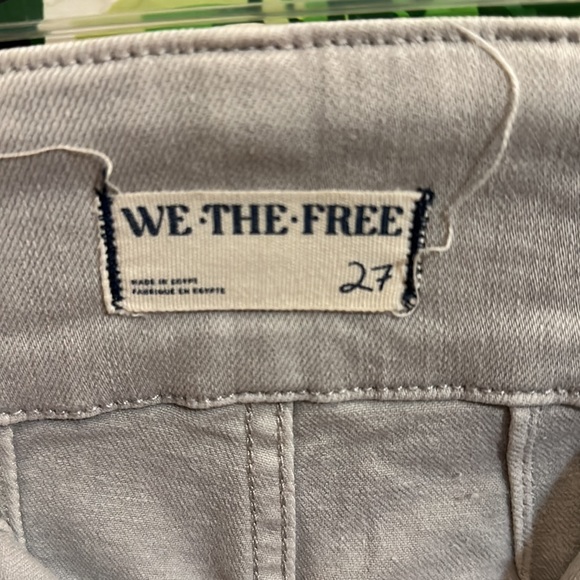 Free People/We The Free, Jayde Flare Jean in Light Grey, Size 27, Bleach Stain - Picture 3 of 9